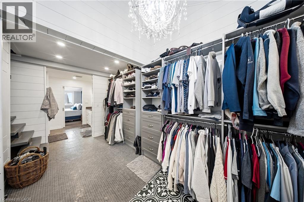 464 West Edith Cavell Boulevard, Port Stanley, ON - Indoor With Storage
