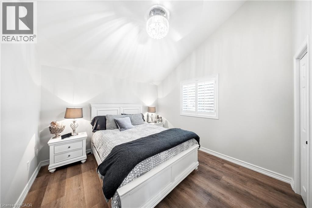 464 West Edith Cavell Boulevard, Port Stanley, ON - Indoor Photo Showing Bedroom