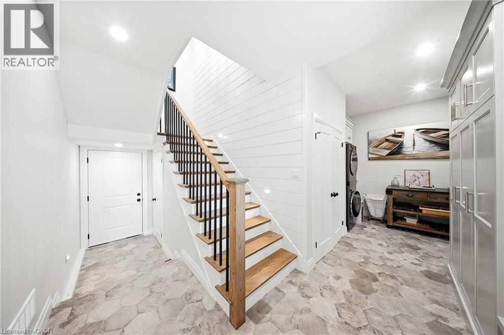 464 West Edith Cavell Boulevard, Port Stanley, ON - Indoor Photo Showing Other Room