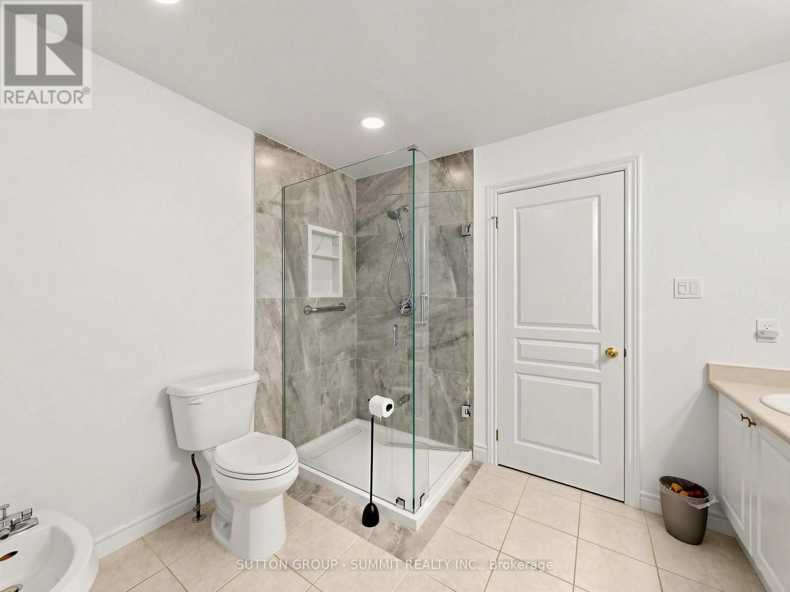 1763 Willow Way, Mississauga, ON - Indoor Photo Showing Bathroom