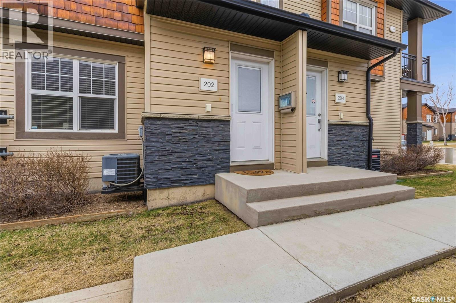 202 1015 Patrick Crescent, Saskatoon, SK - Outdoor