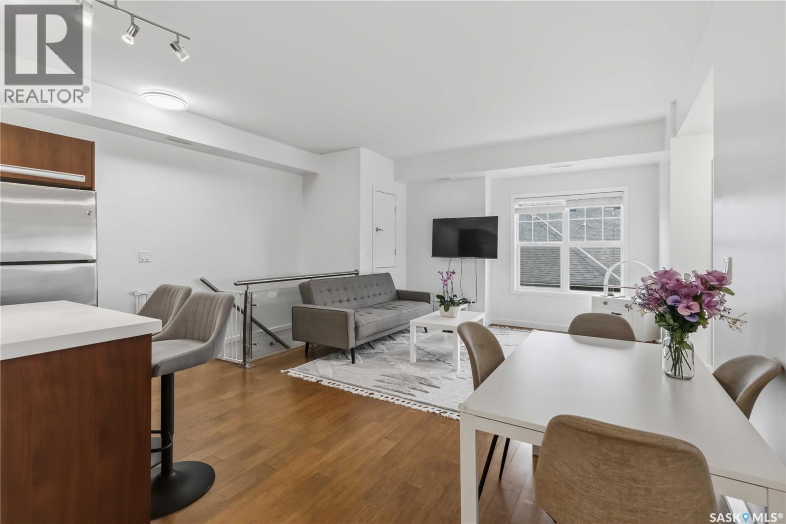 202 1015 Patrick Crescent, Saskatoon, SK - Indoor