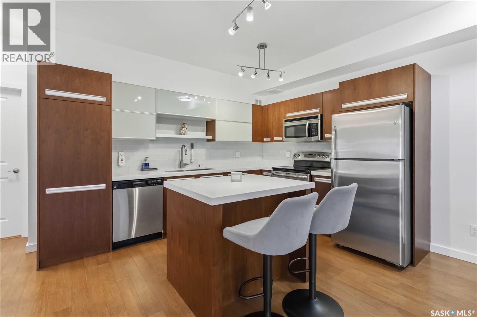 202 1015 Patrick Crescent, Saskatoon, SK - Indoor Photo Showing Kitchen