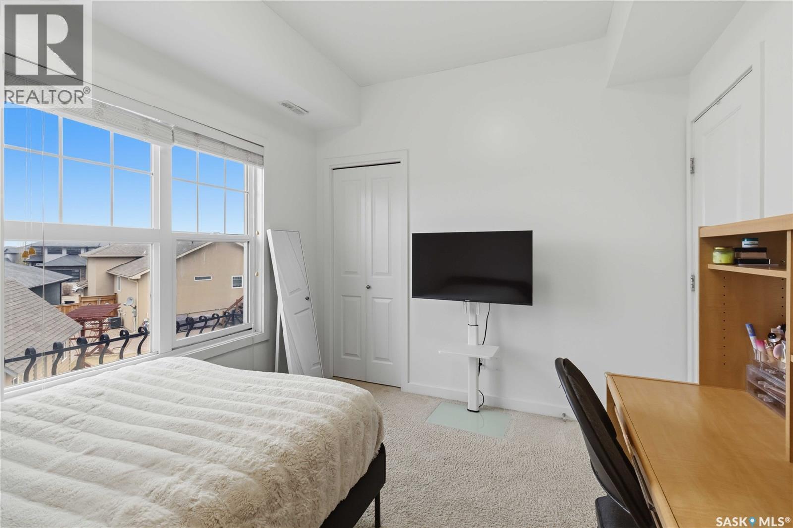 202 1015 Patrick Crescent, Saskatoon, SK - Indoor Photo Showing Bedroom