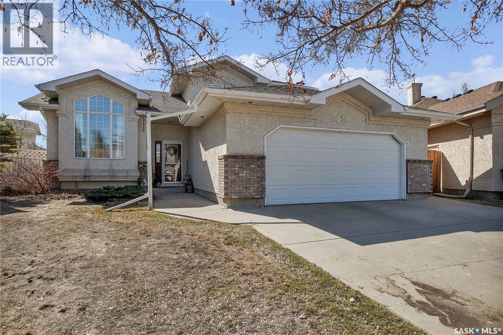 114 Woods Court, Saskatoon, SK - Outdoor With Facade