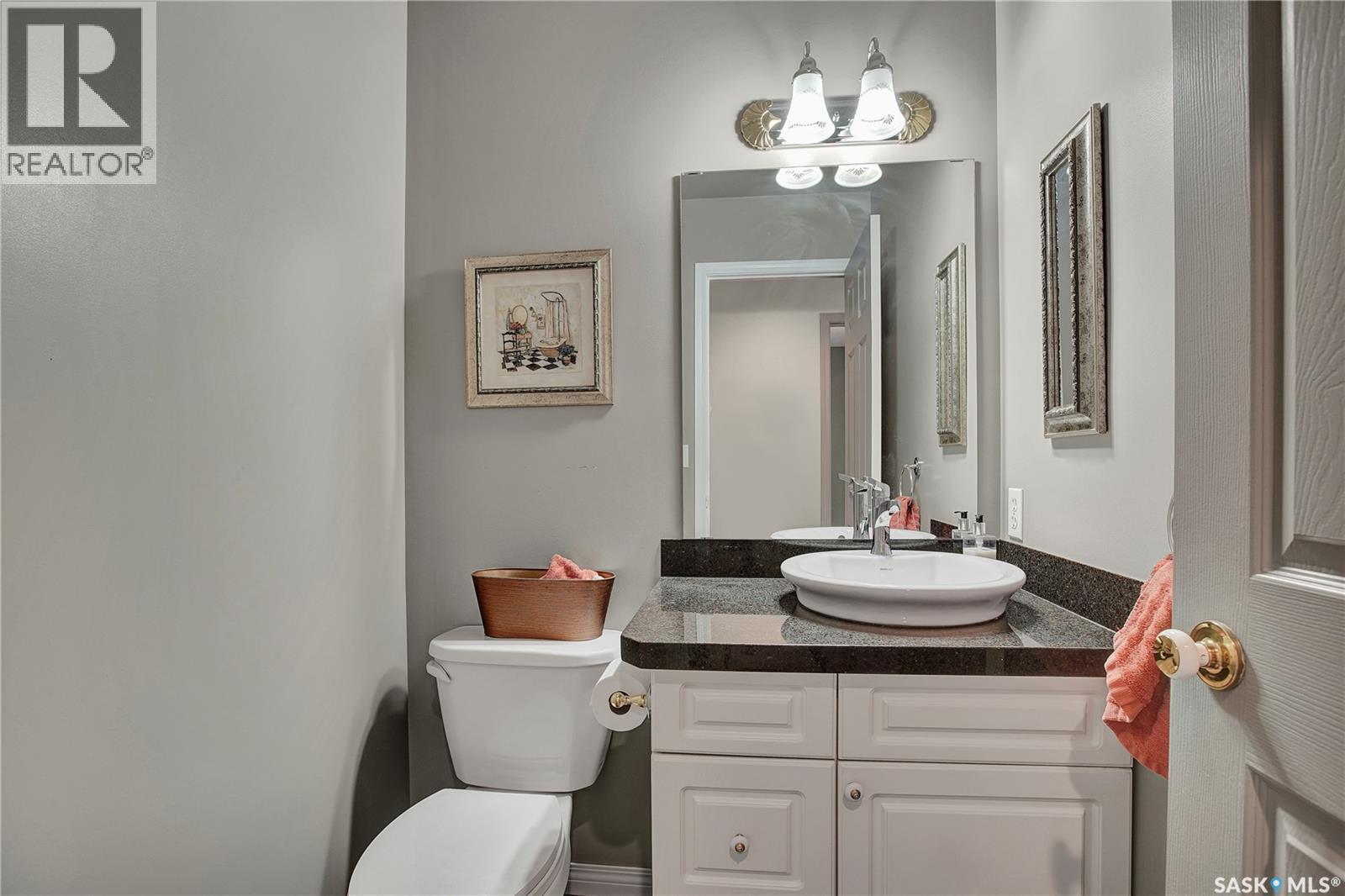 114 Woods Court, Saskatoon, SK - Indoor Photo Showing Bathroom
