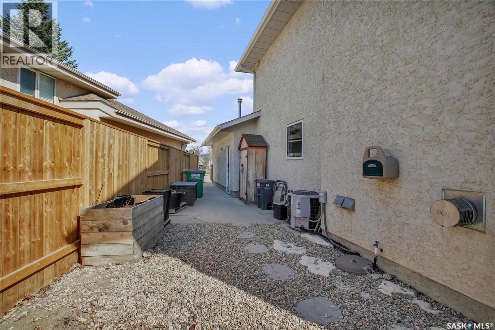 114 Woods Court, Saskatoon, SK - Outdoor With Exterior