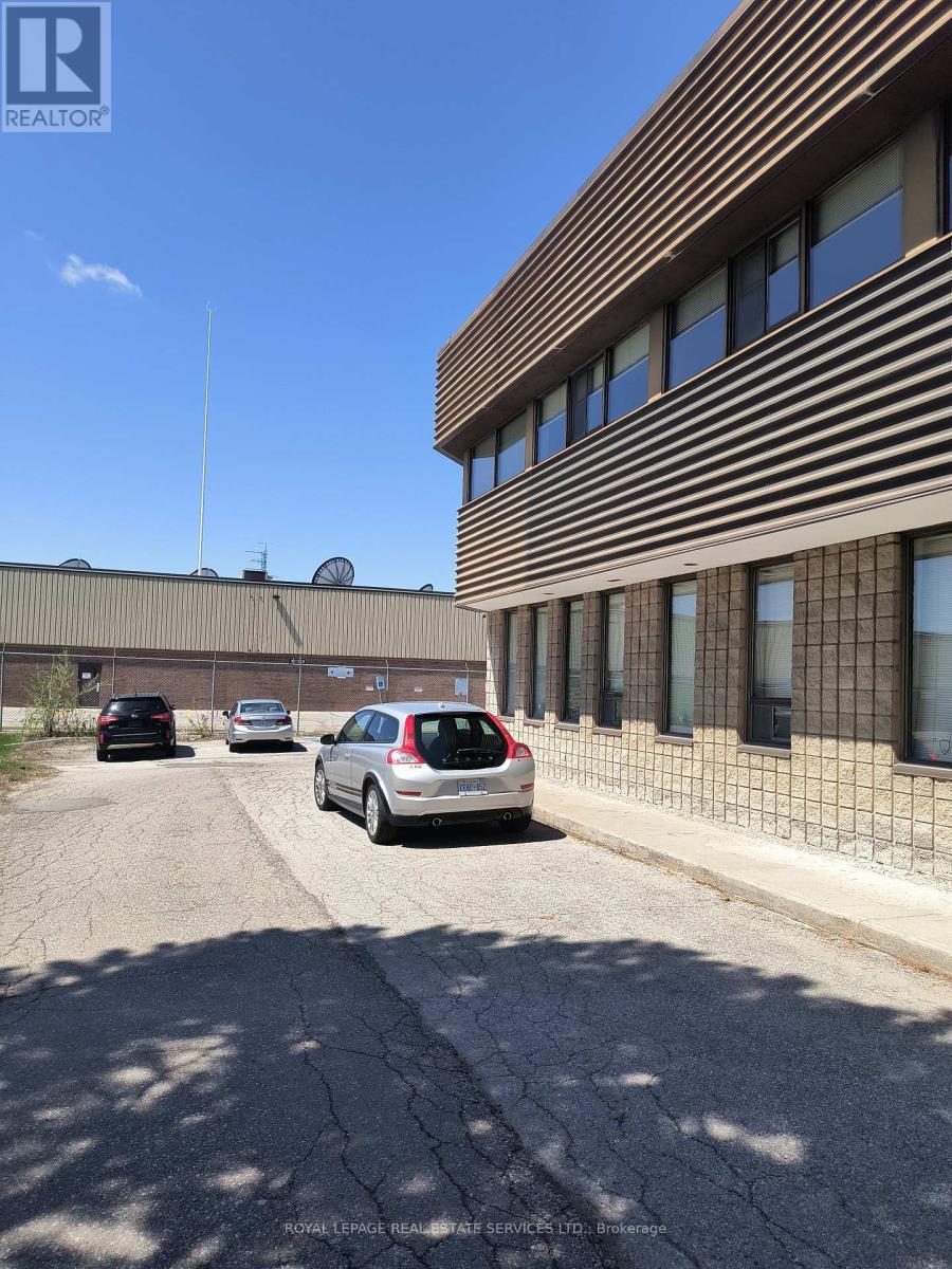 2A - 12 Upjohn Road, Toronto, ON