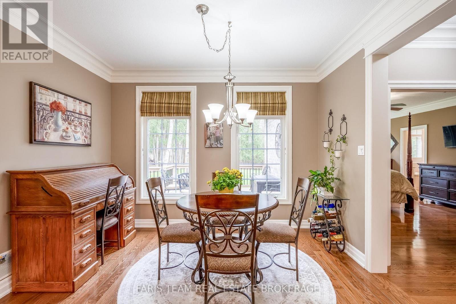 20 Mourning Dove Trail, Tiny, ON - Indoor Photo Showing Dining Room