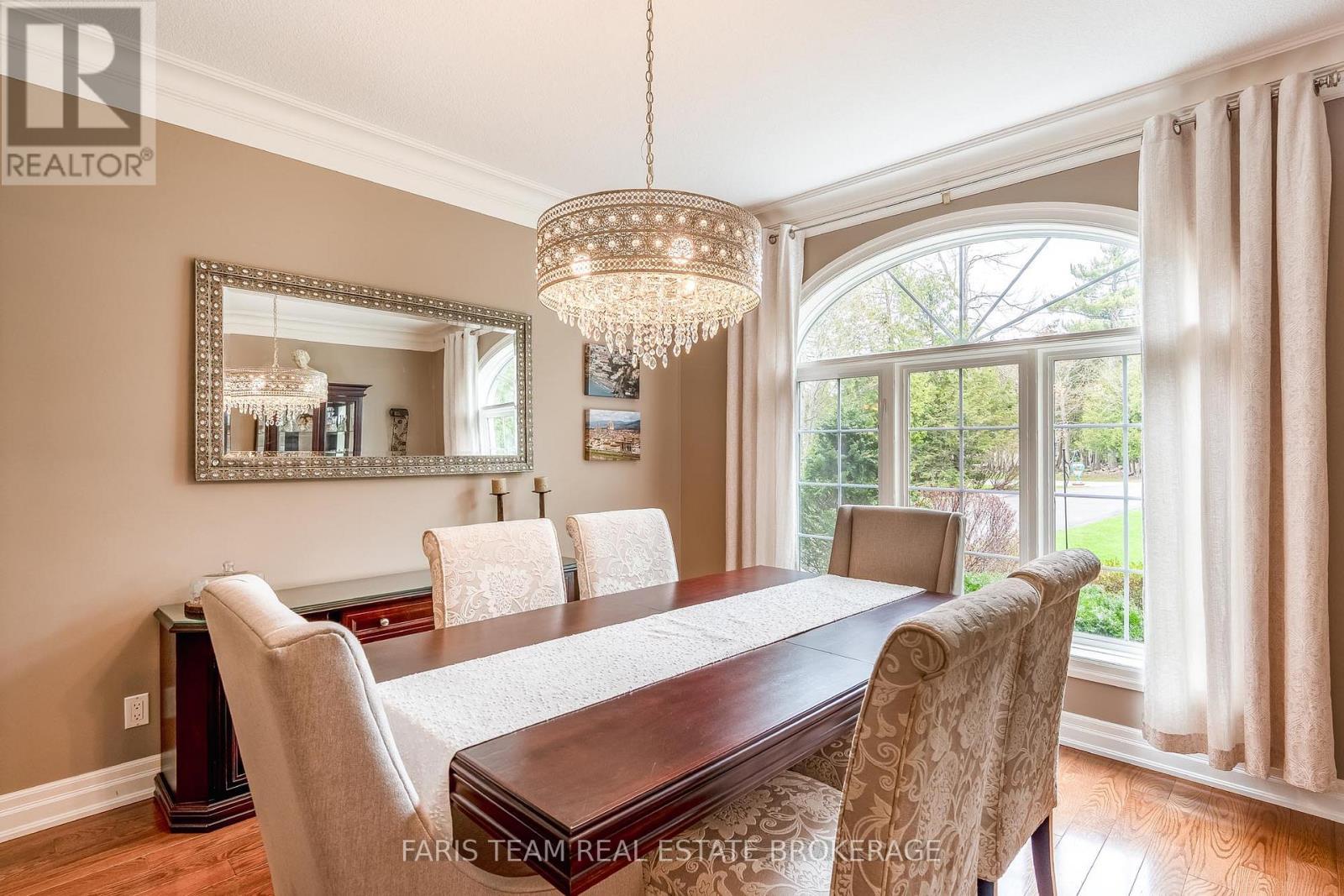 20 Mourning Dove Trail, Tiny, ON - Indoor Photo Showing Dining Room