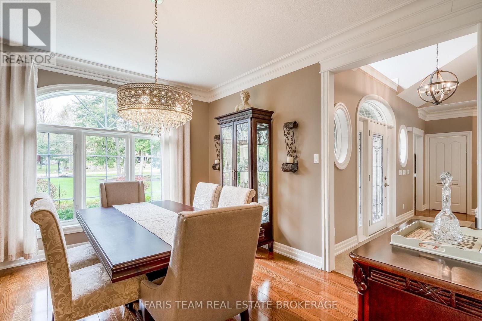 20 Mourning Dove Trail, Tiny, ON - Indoor Photo Showing Dining Room