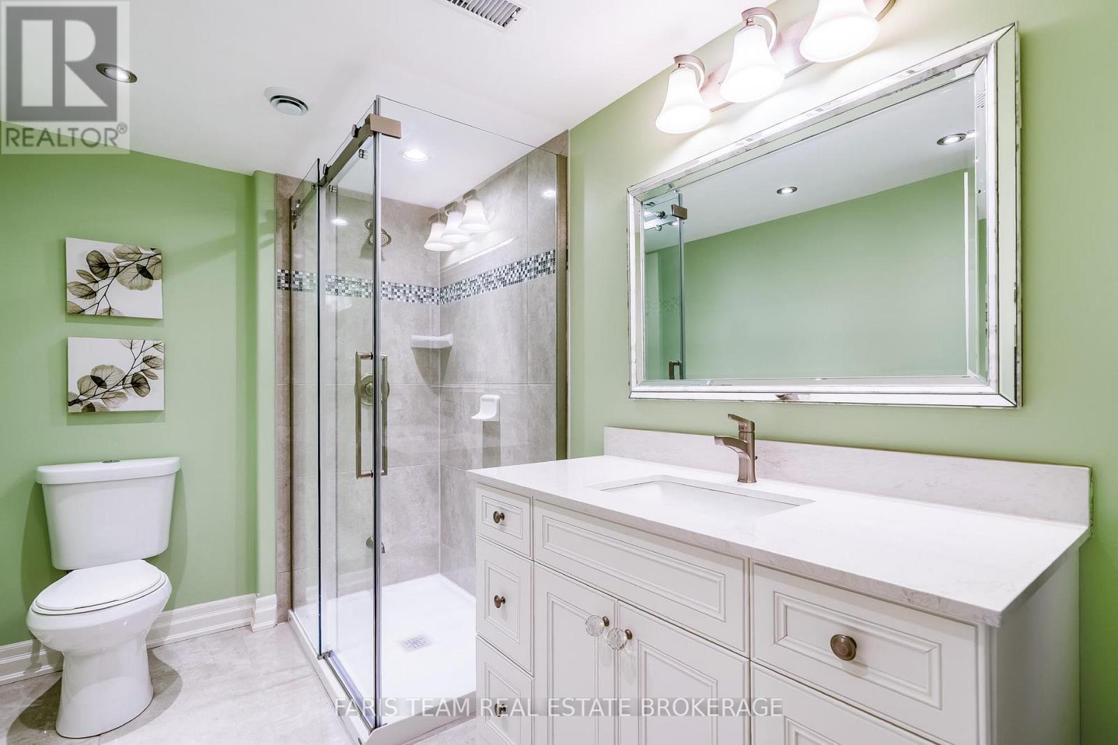 20 Mourning Dove Trail, Tiny, ON - Indoor Photo Showing Bathroom