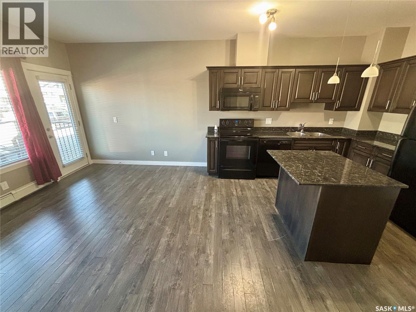 103 706 Hart Road, Saskatoon, SK - Indoor Photo Showing Kitchen