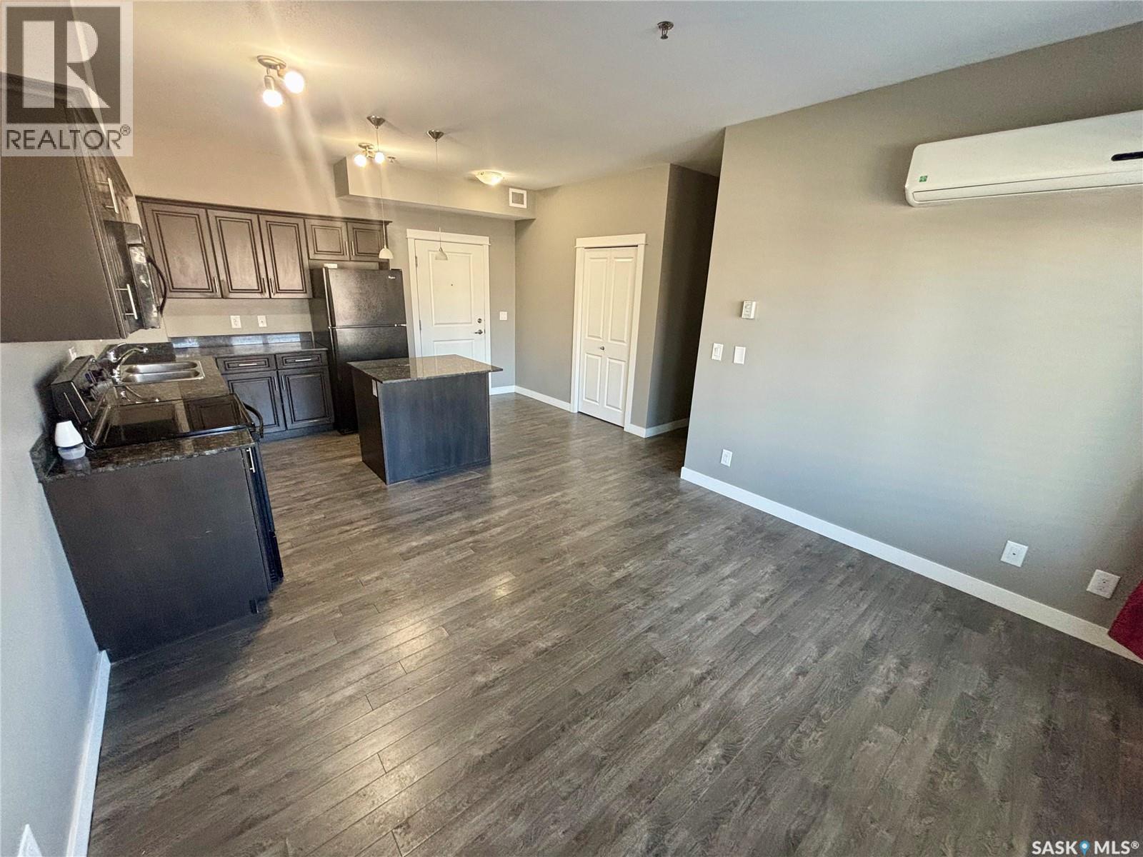 103 706 Hart Road, Saskatoon, SK - Indoor