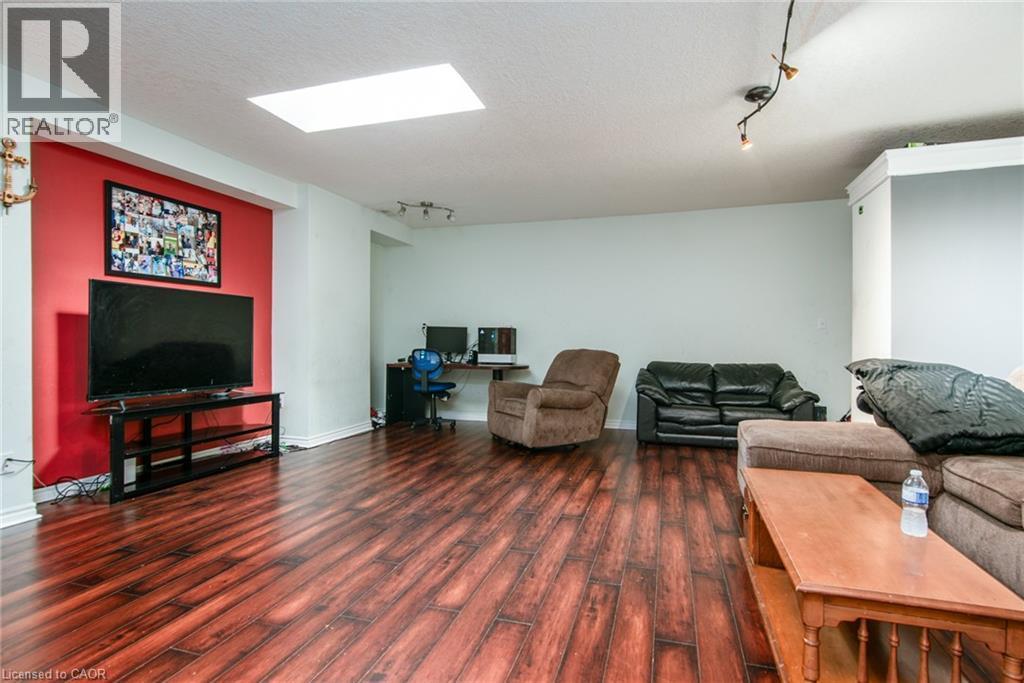 660 King Street E, Cambridge, ON