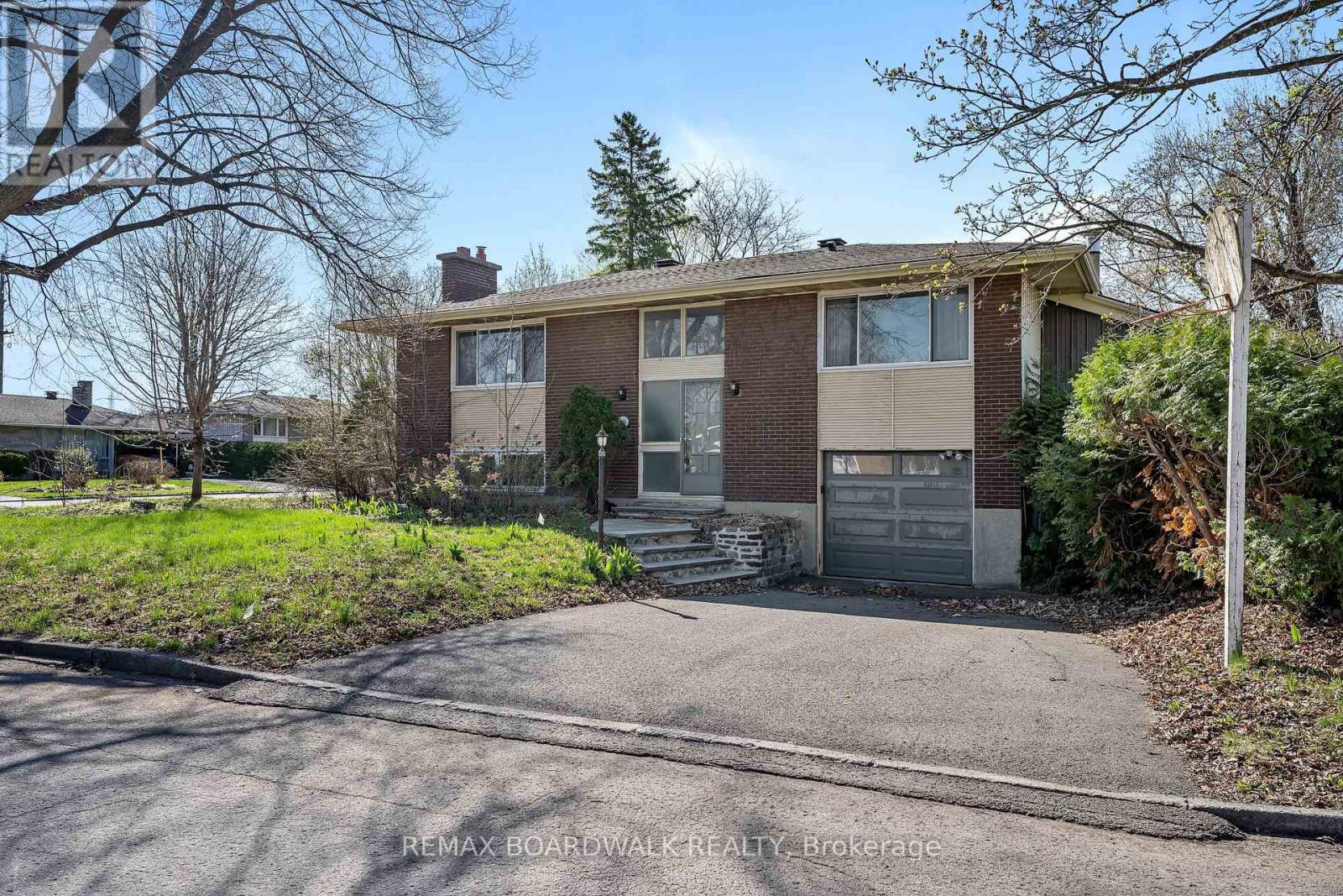 956 Garwood Avenue, Ottawa, ON - Outdoor