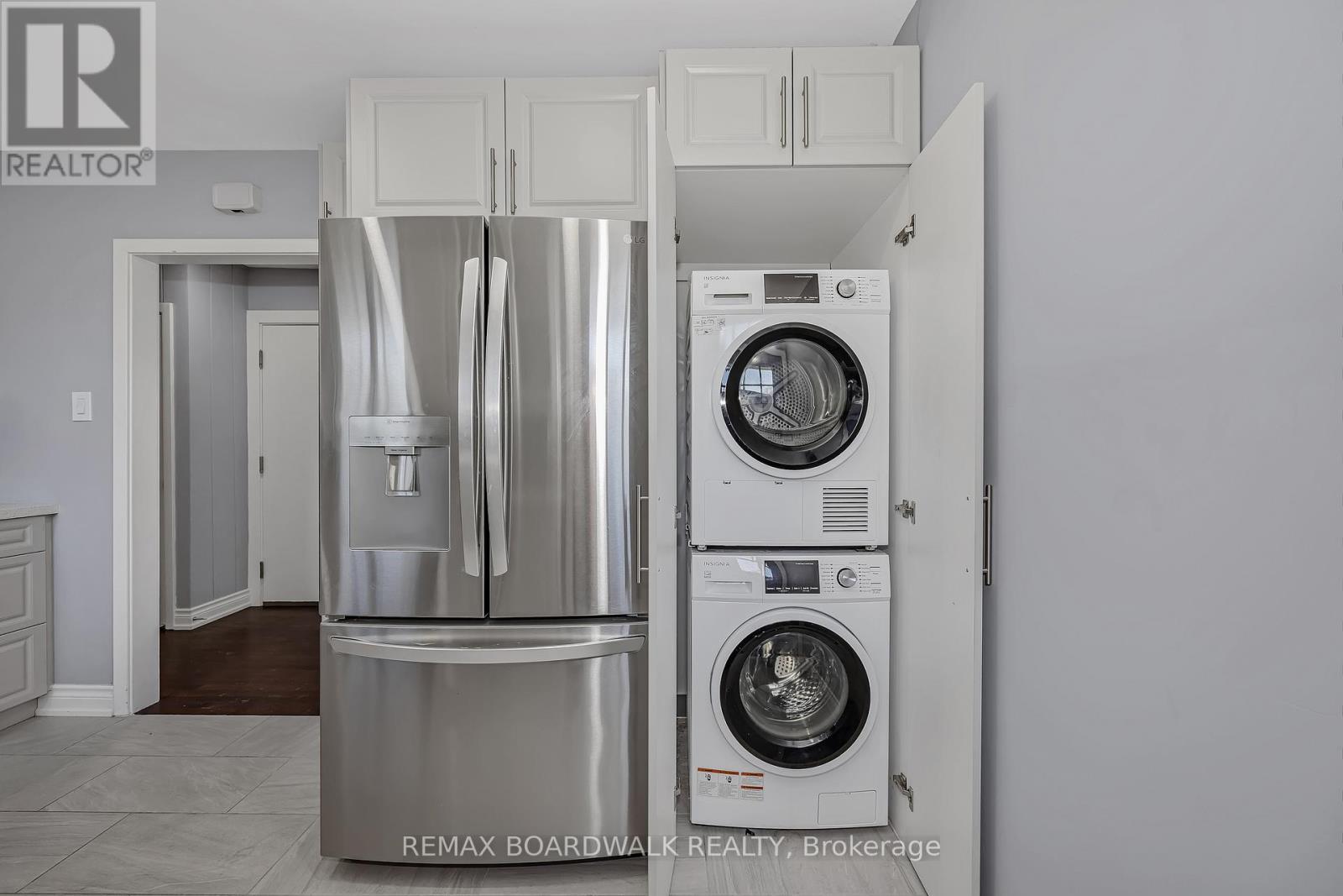 956 Garwood Avenue, Ottawa, ON - Indoor Photo Showing Laundry Room