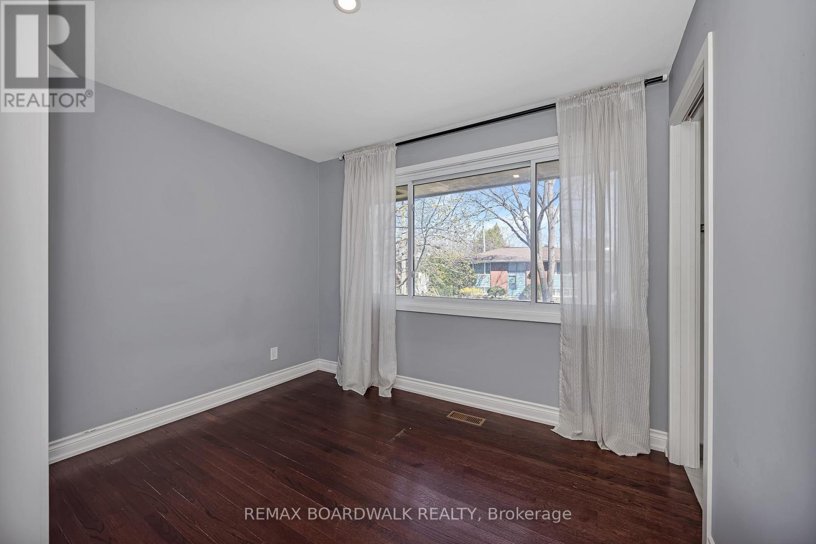 956 Garwood Avenue, Ottawa, ON - Indoor Photo Showing Other Room