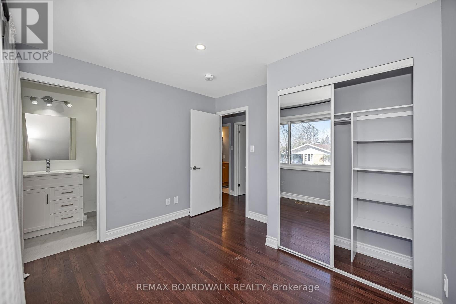 956 Garwood Avenue, Ottawa, ON - Indoor