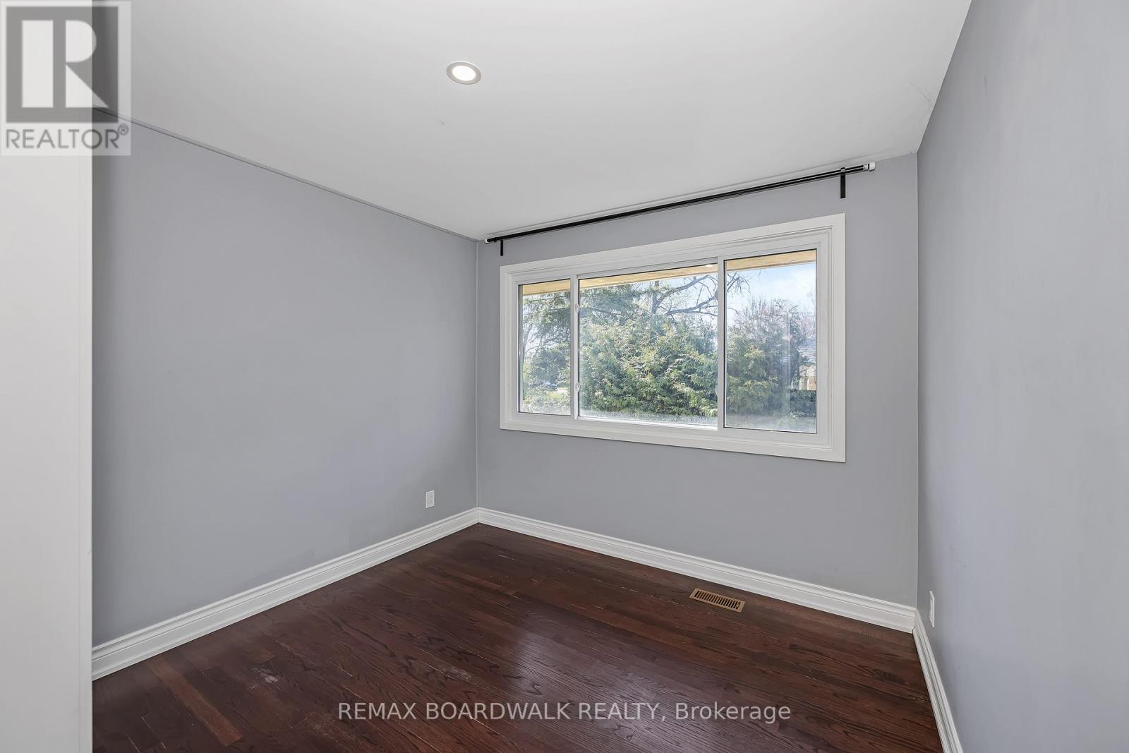 956 Garwood Avenue, Ottawa, ON - Indoor Photo Showing Other Room