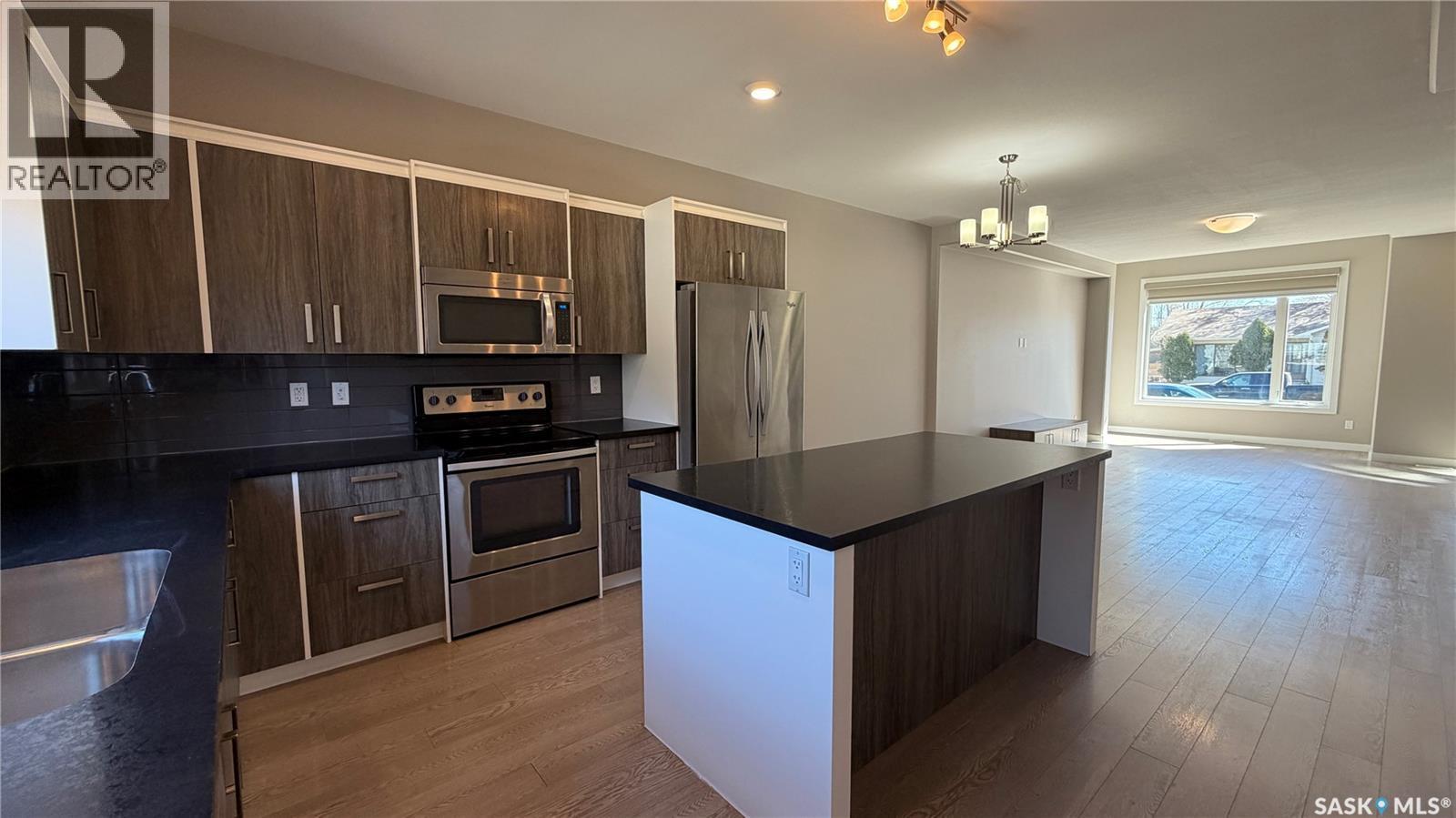 2212 St Patrick Avenue, Saskatoon, SK - Indoor Photo Showing Kitchen