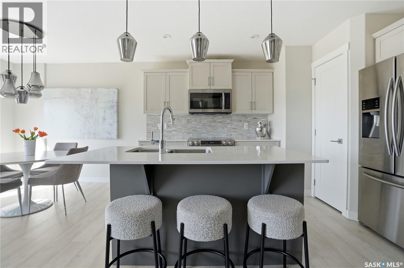 3181 Mazurak Crescent, Regina, SK - Indoor Photo Showing Kitchen With Stainless Steel Kitchen With Upgraded Kitchen
