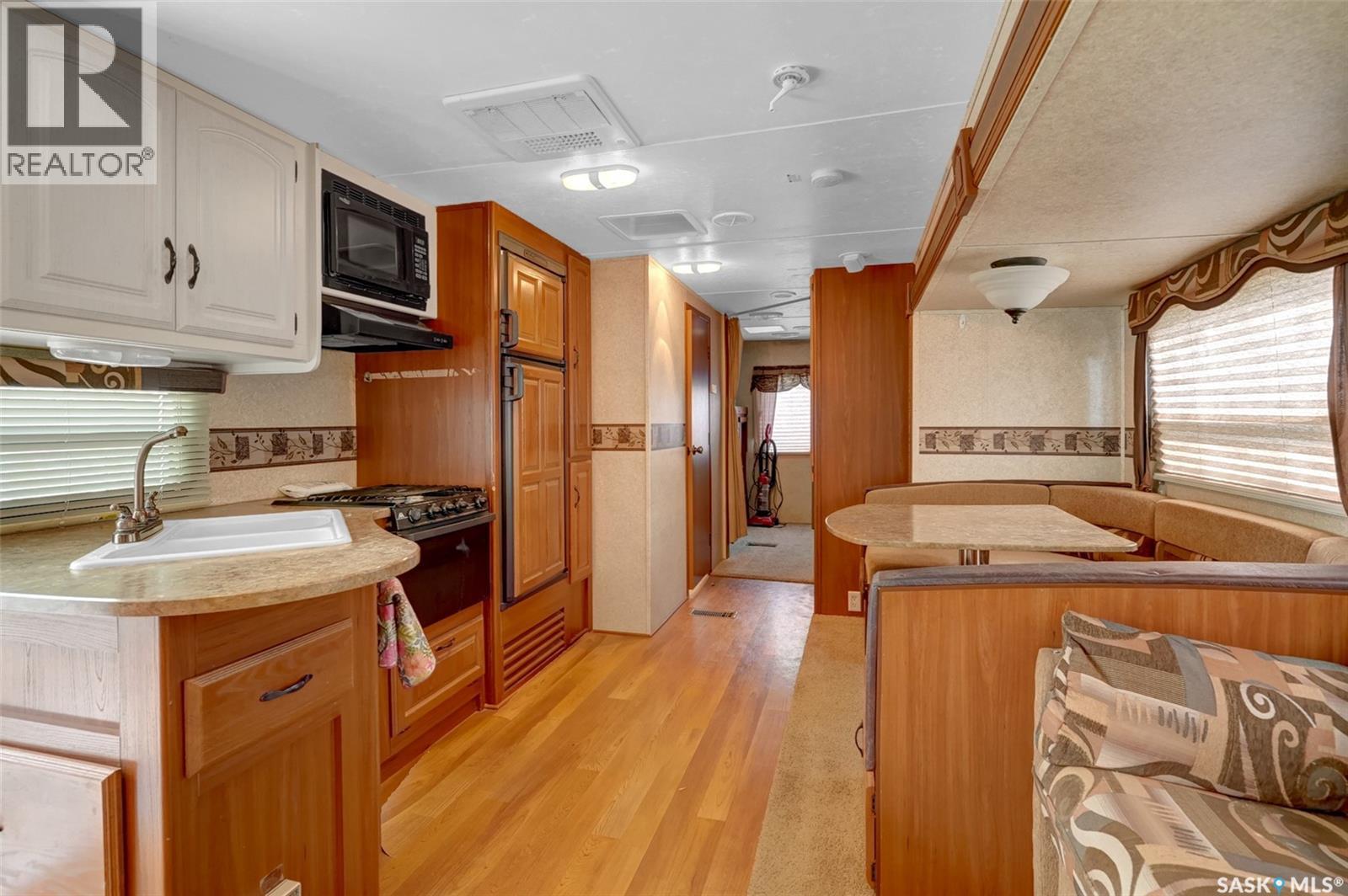 1202 Tatanka Drive, Sun Valley, SK - Indoor Photo Showing Kitchen