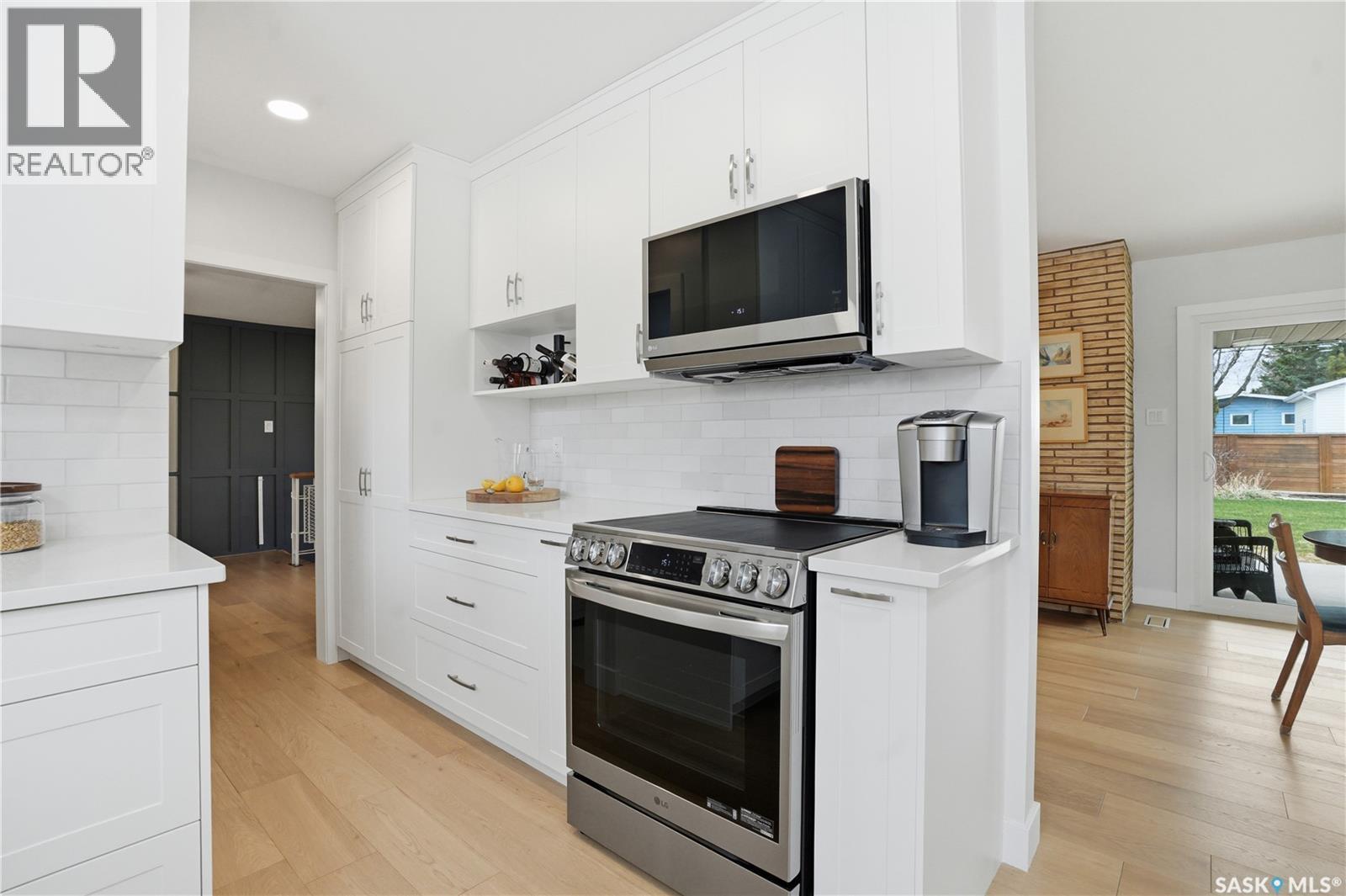 425 Bate Crescent, Saskatoon, SK - Indoor Photo Showing Kitchen