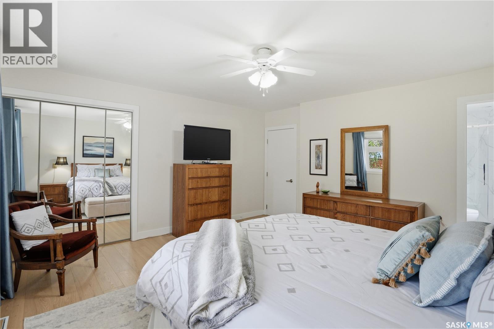 425 Bate Crescent, Saskatoon, SK - Indoor Photo Showing Bedroom