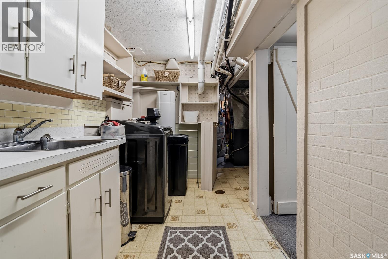 6 Selkirk Crescent, Regina, SK - Indoor