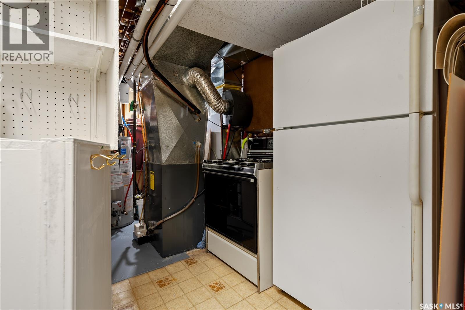6 Selkirk Crescent, Regina, SK - Indoor
