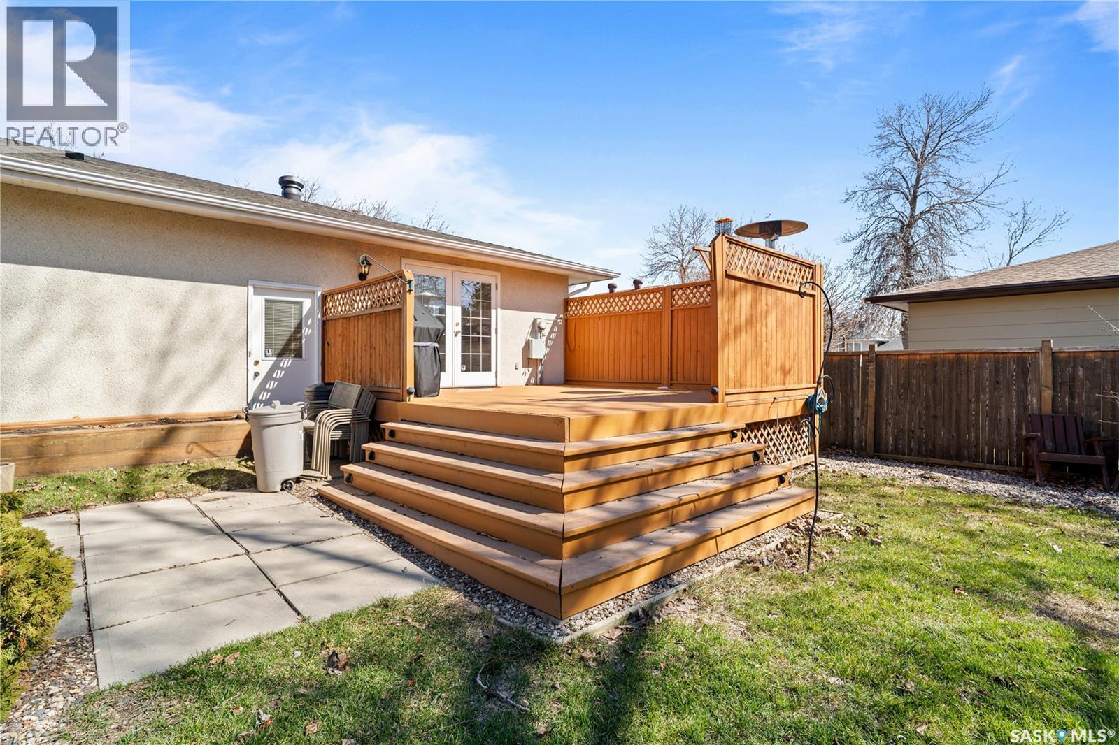 6 Selkirk Crescent, Regina, SK - Outdoor