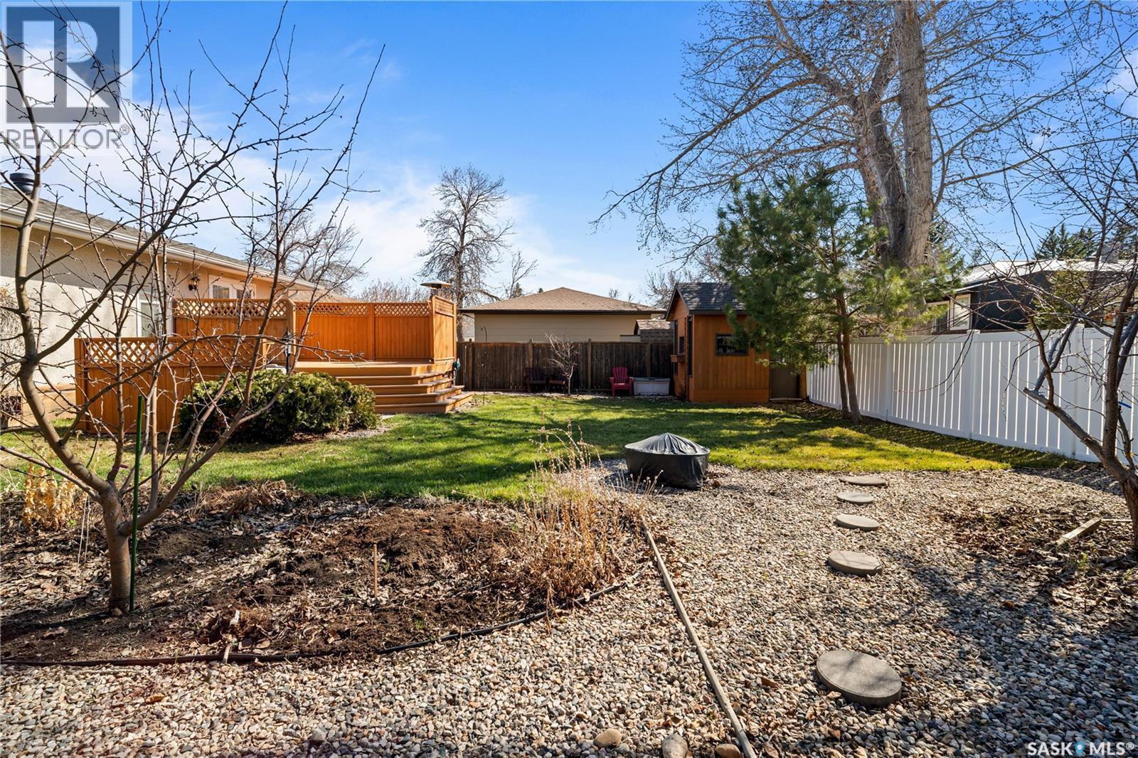 6 Selkirk Crescent, Regina, SK - Outdoor With Backyard