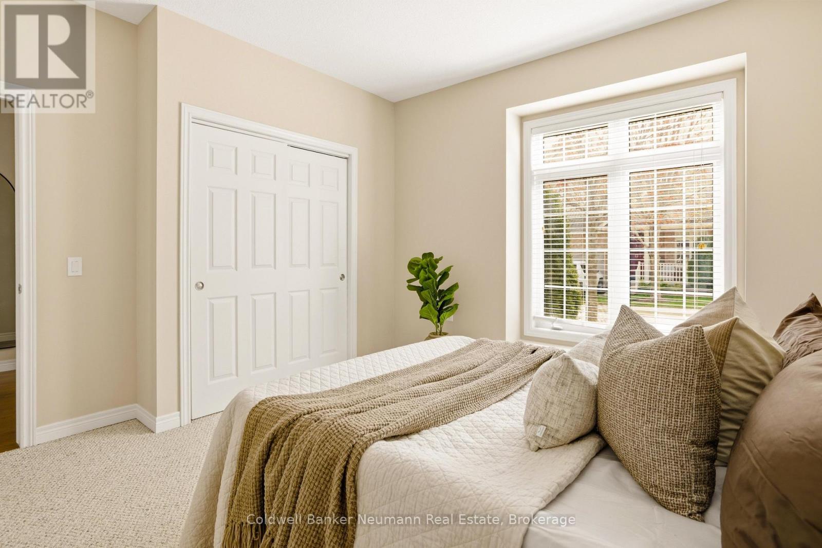 Bedroom 2 - 21 - 50 Bryan Court, Kitchener, ON - Indoor Photo Showing Bedroom