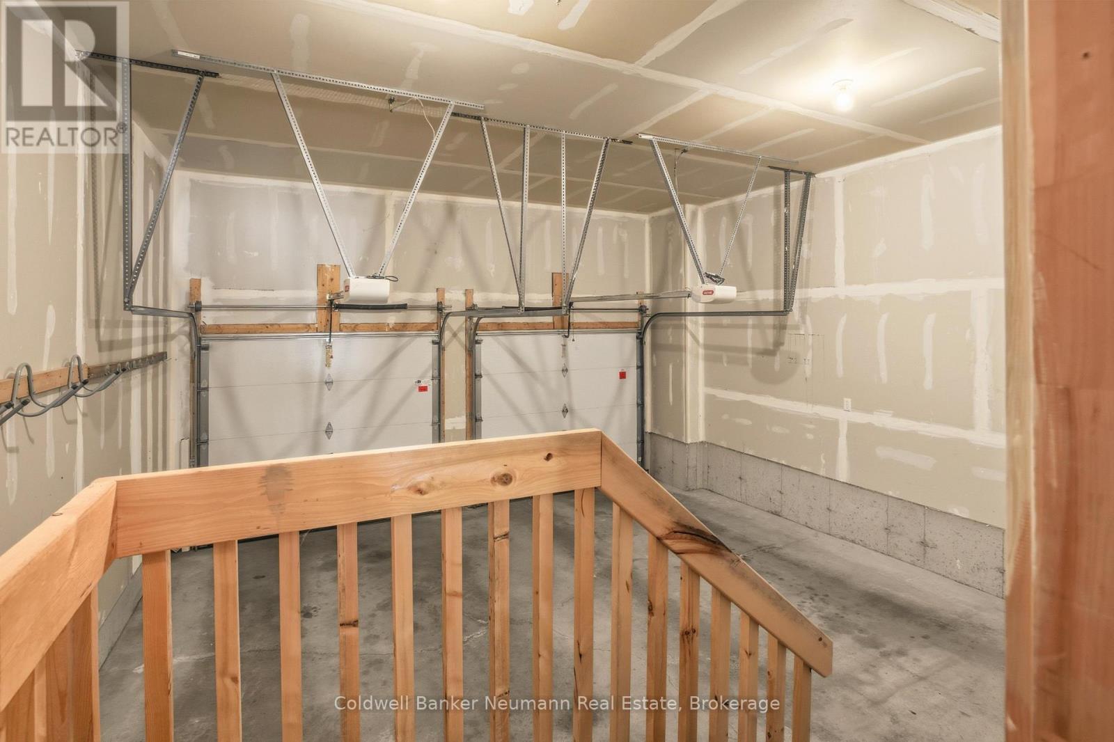 Double Car Garage - 21 - 50 Bryan Court, Kitchener, ON - Indoor With Storage