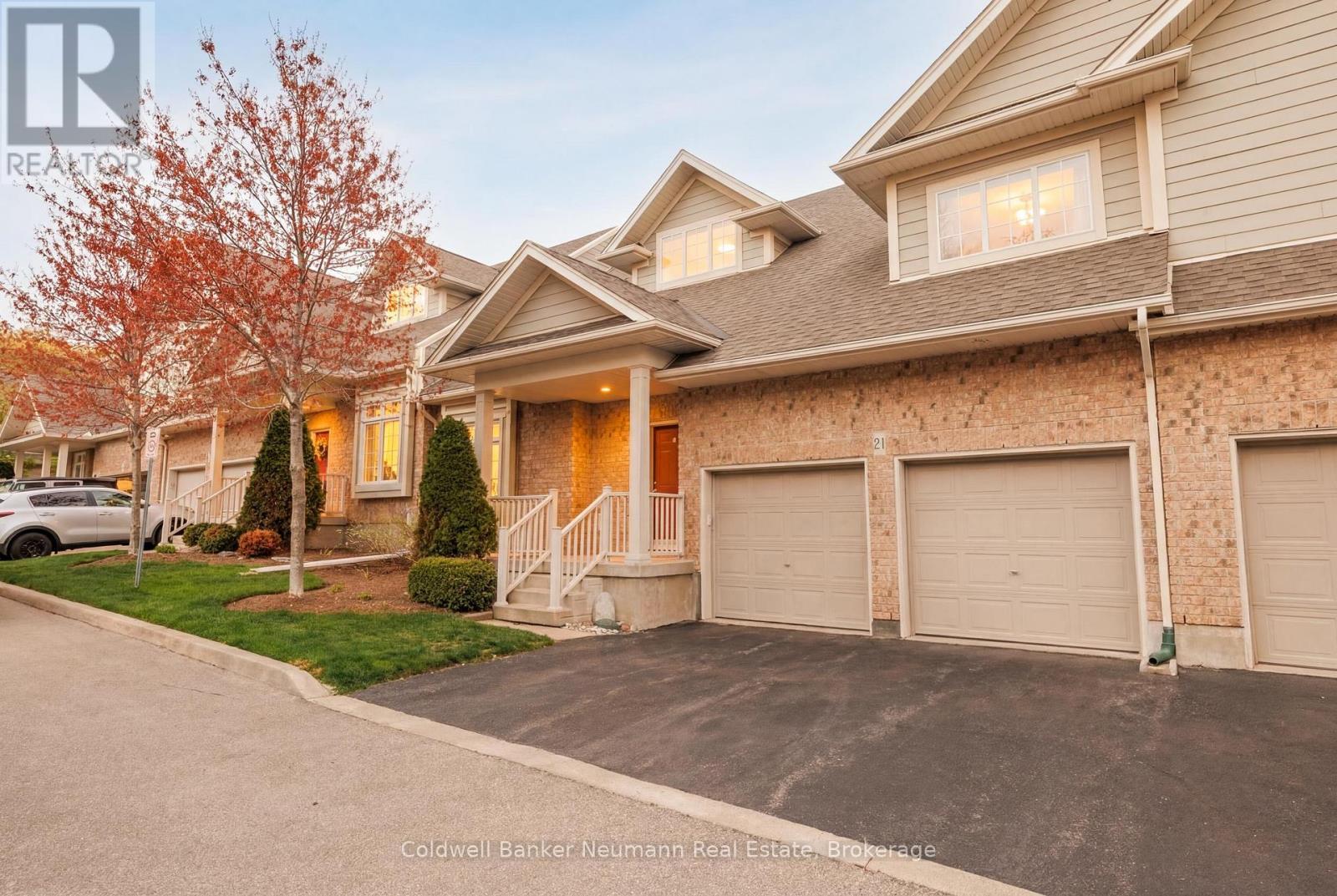 Front Exterior with Double Garage Bays - 21 - 50 Bryan Court, Kitchener, ON - Outdoor With Facade