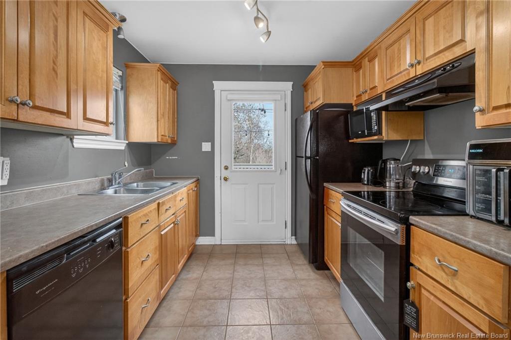 86 Lorette St, Dieppe, NB