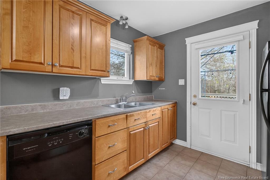 86 Lorette St, Dieppe, NB