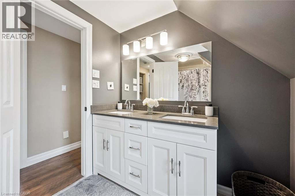 625 Pine Island Crescent, Waterloo, ON