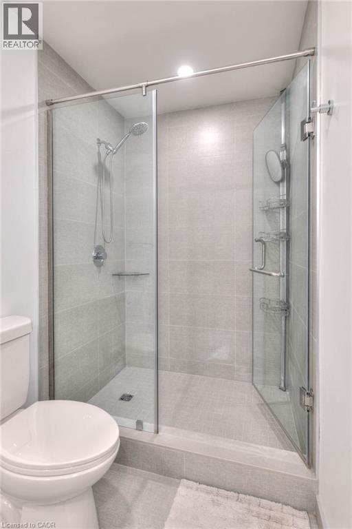 Bathroom with a stall shower - 50 Grand Avenue S Unit# 602, Cambridge, ON - Indoor Photo Showing Bathroom