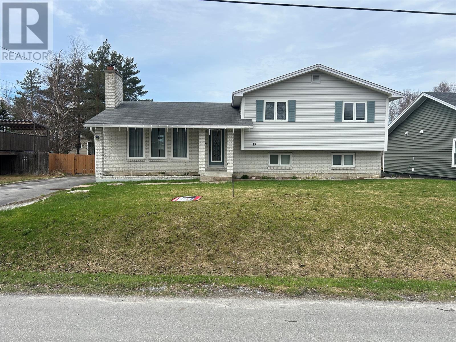 13 Birchview Drive, Pasadena, NL - Outdoor
