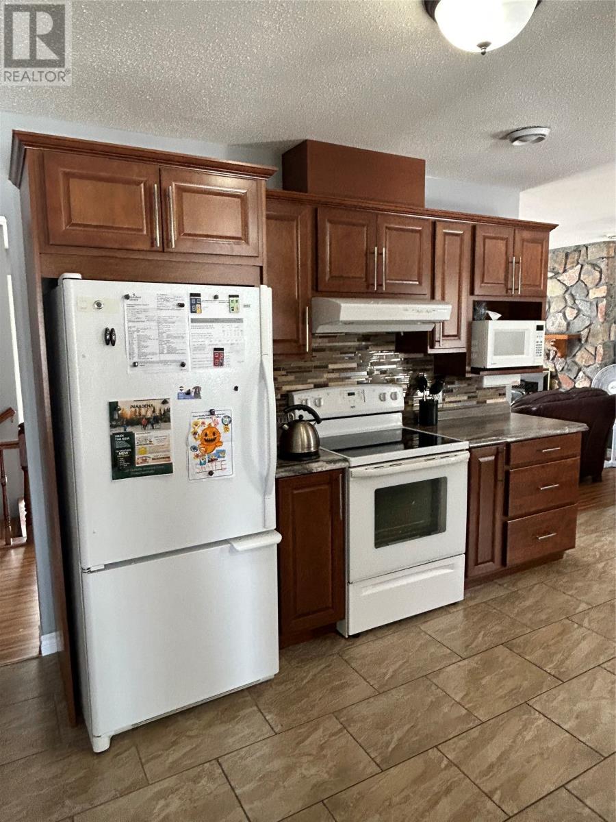 13 Birchview Drive, Pasadena, NL - Indoor Photo Showing Kitchen
