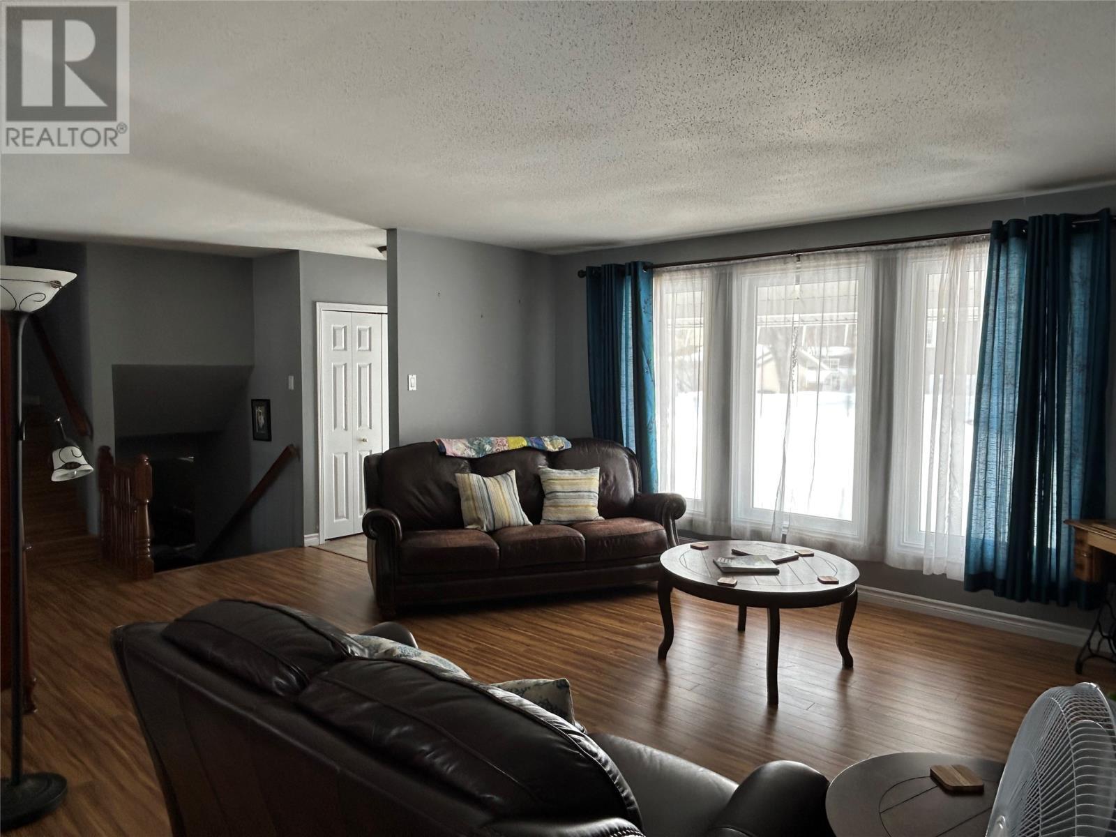 13 Birchview Drive, Pasadena, NL - Indoor Photo Showing Living Room