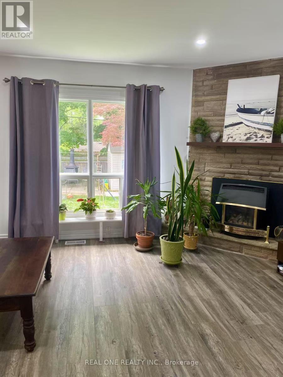 3578 Queenston Drive, Mississauga, ON - Indoor With Fireplace