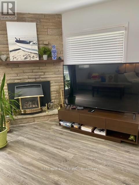 3578 Queenston Drive, Mississauga, ON - Indoor Photo Showing Living Room With Fireplace