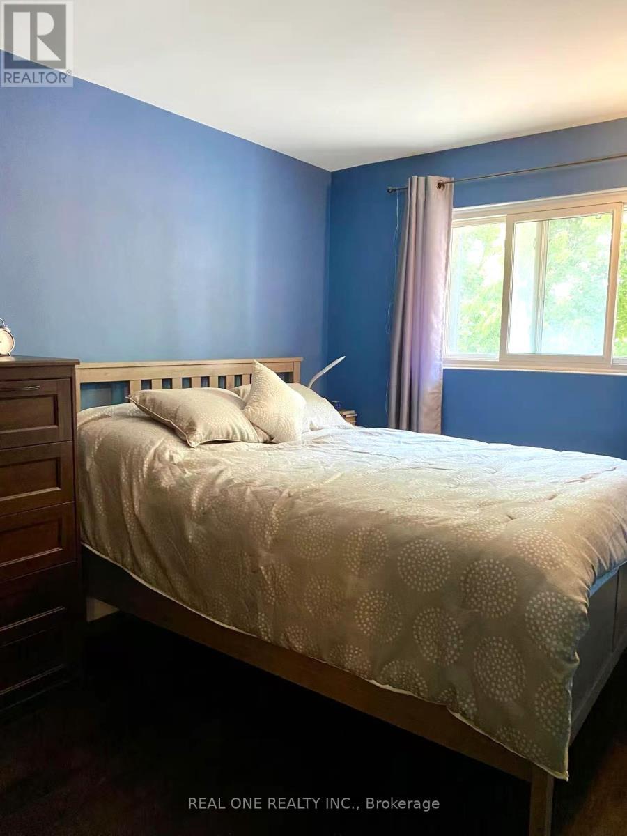 3578 Queenston Drive, Mississauga, ON - Indoor Photo Showing Bedroom
