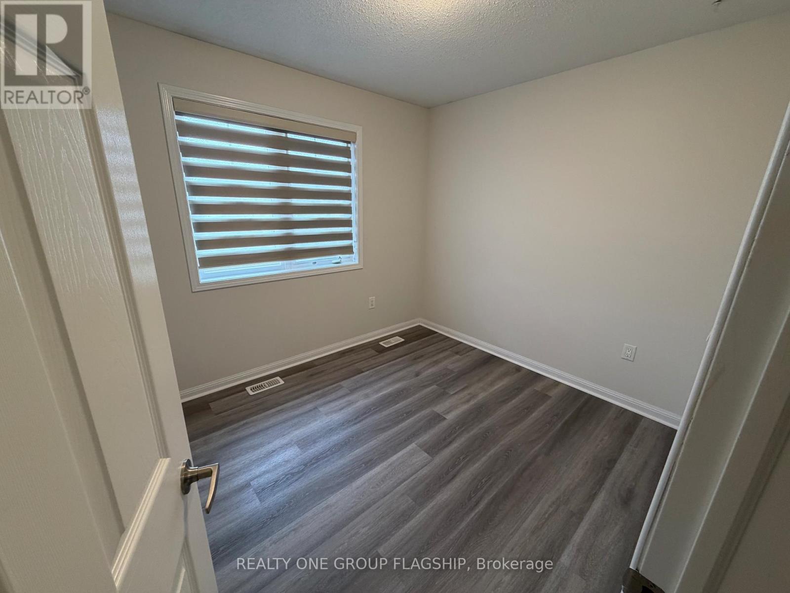 111 Higginbotham Crescent, Milton, ON - Indoor Photo Showing Other Room