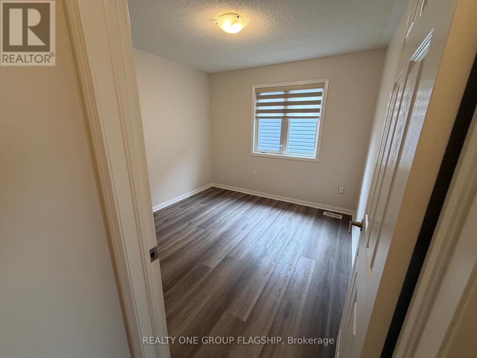 111 Higginbotham Crescent, Milton, ON - Indoor Photo Showing Other Room