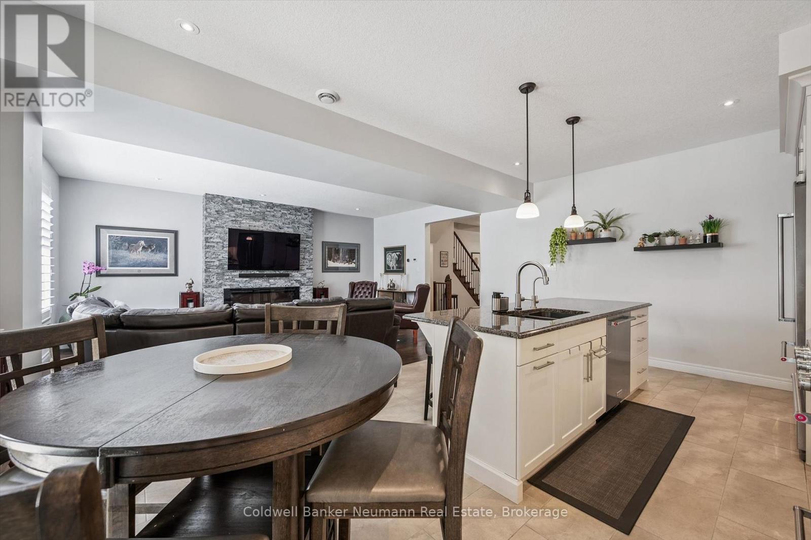 29 - 254 Gosling Gardens, Guelph (Clairfields/Hanlon Business Park), ON - Indoor Photo Showing Dining Room