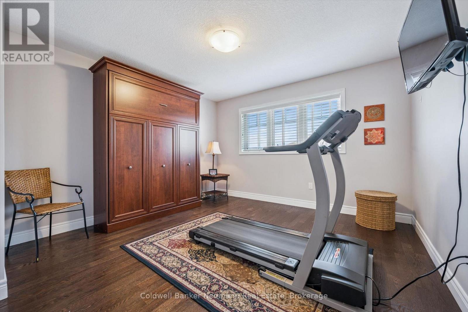 29 - 254 Gosling Gardens, Guelph (Clairfields/Hanlon Business Park), ON - Indoor Photo Showing Gym Room